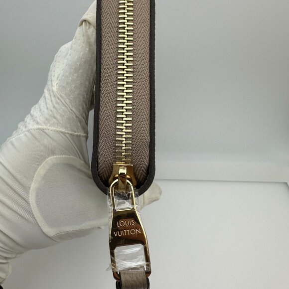 Louis Vuitton Monogram Empreinte Zippy Wallet Cream color - Picture 5 of 9